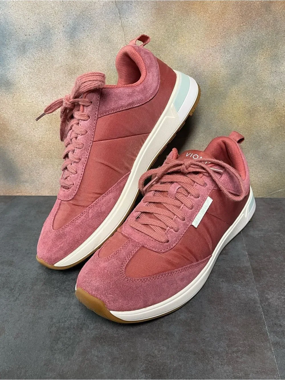 Vionic Breilyn Women's Sneakers Salmon Size 9.5